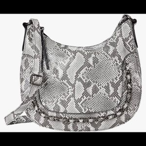 Jessica Sim crossbody 

Mnts:
Width: 10 in, H:8 3/4’, strap L: 43 1/2’, W:15oz